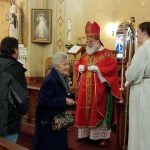 St Nick passes out gold coins